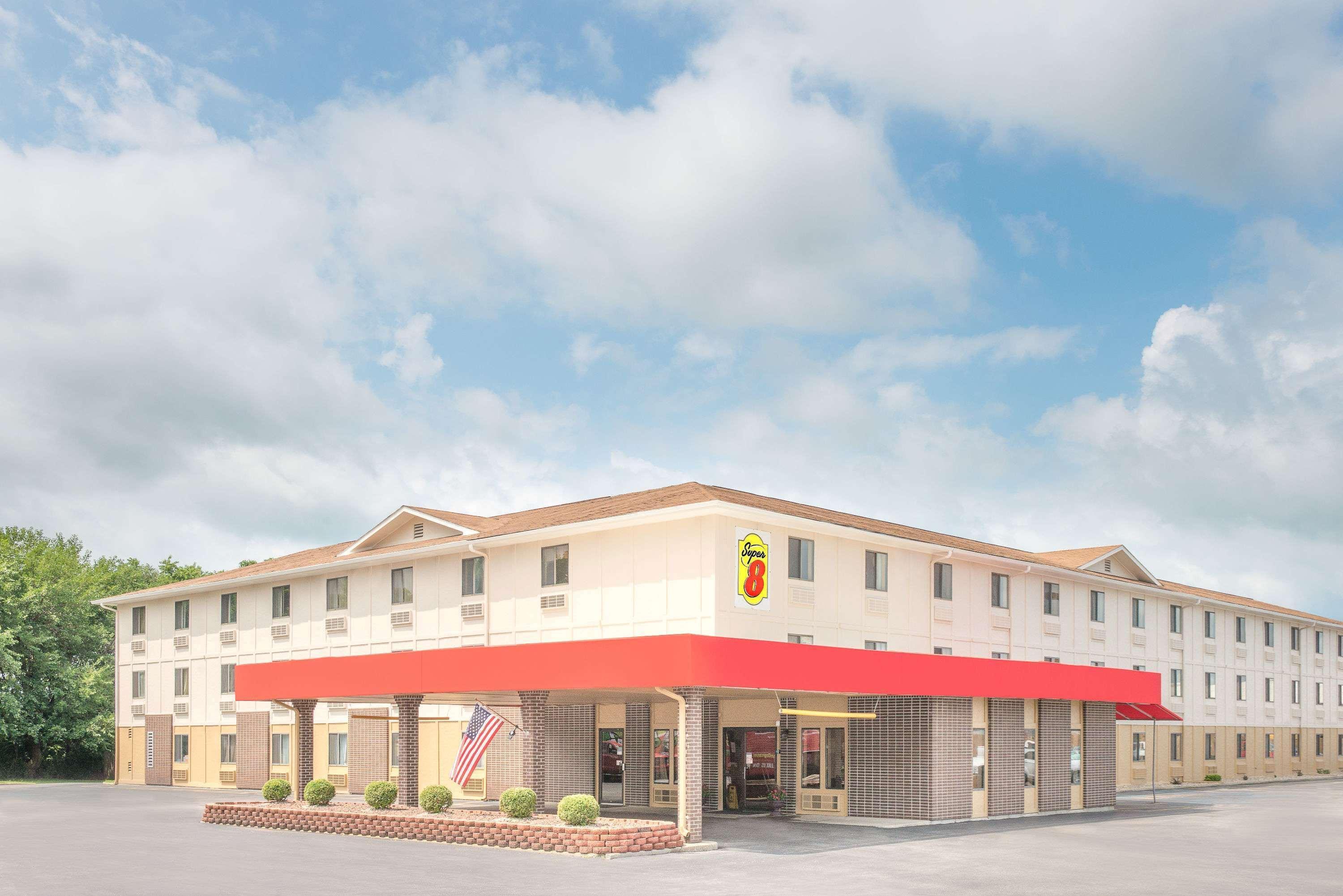 Super 8 by Wyndham Terre Haute Exterior foto