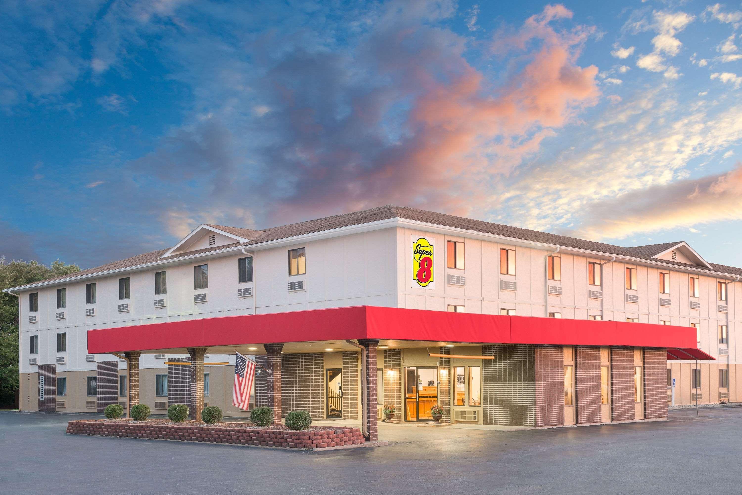 Super 8 by Wyndham Terre Haute Exterior foto
